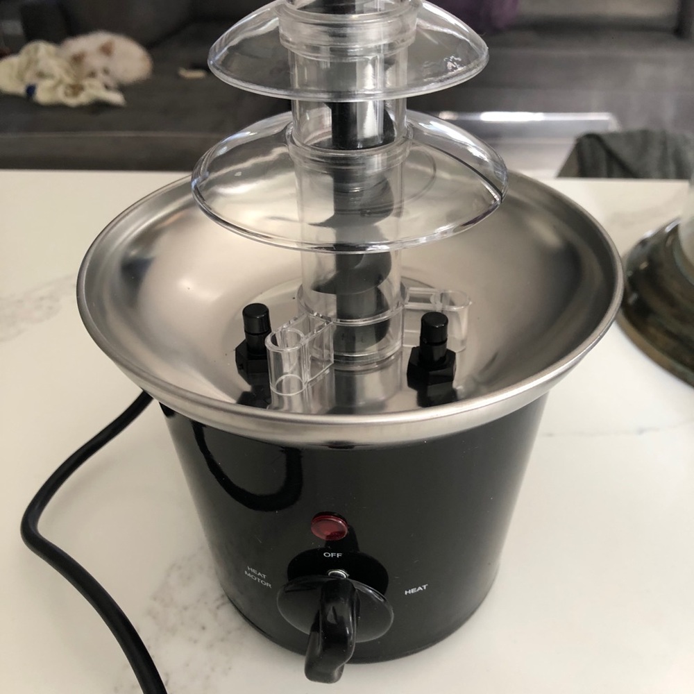 NWOT chocolate fountain made by classic cuisine - Picture 2 of 8